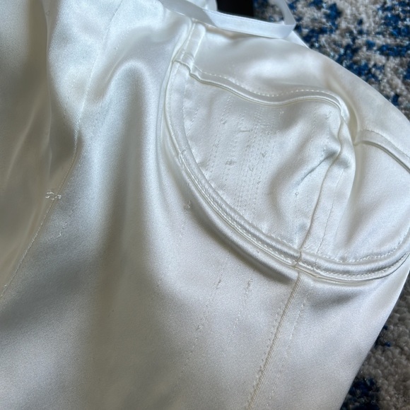 h:ours Tabitha Bodysuit in White small - Picture 8 of 10